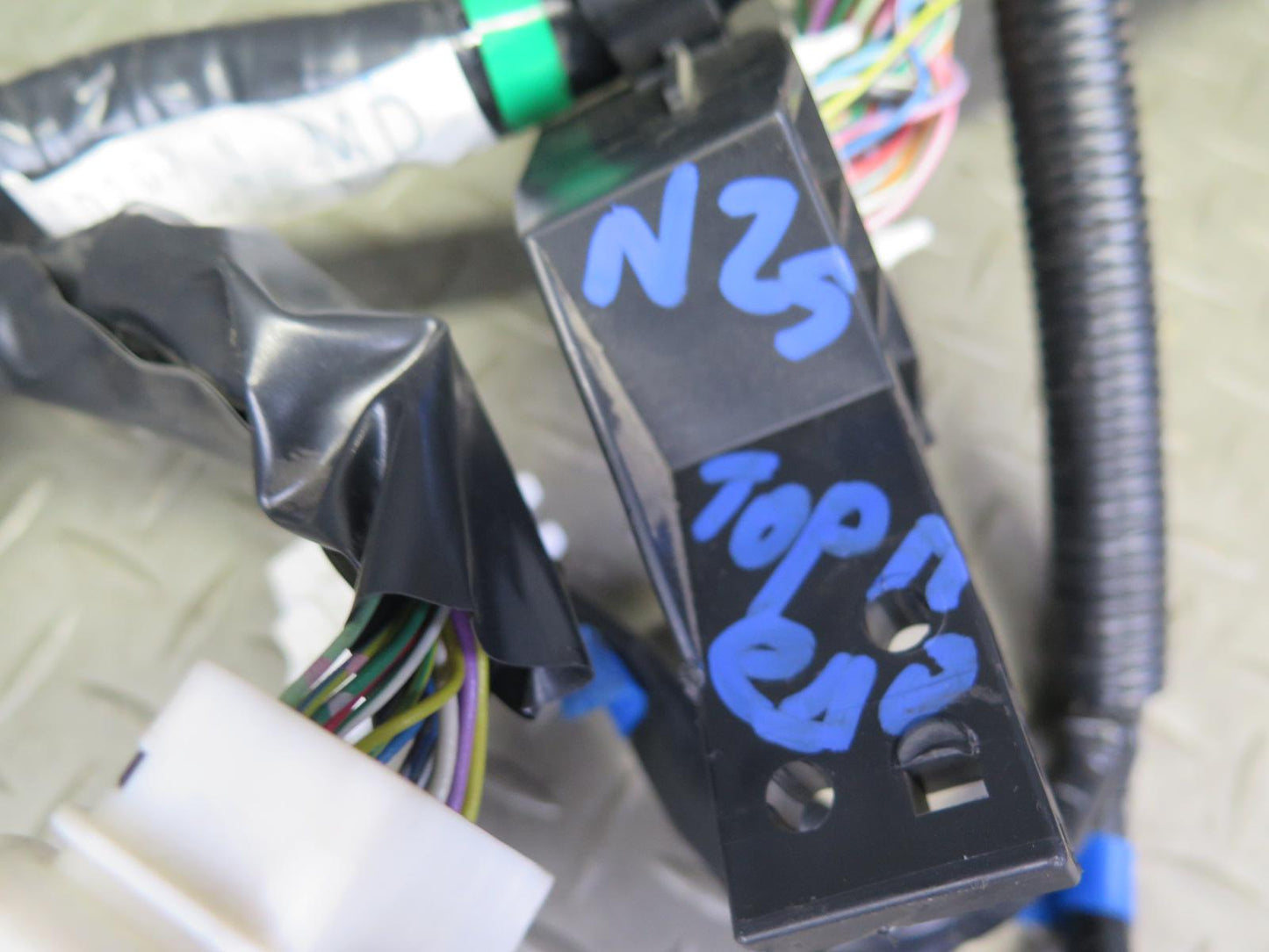 04-05 Nissan Z33 350Z Convertible Room Lamp Wire Wiring Harness 24060-CD060 OEM