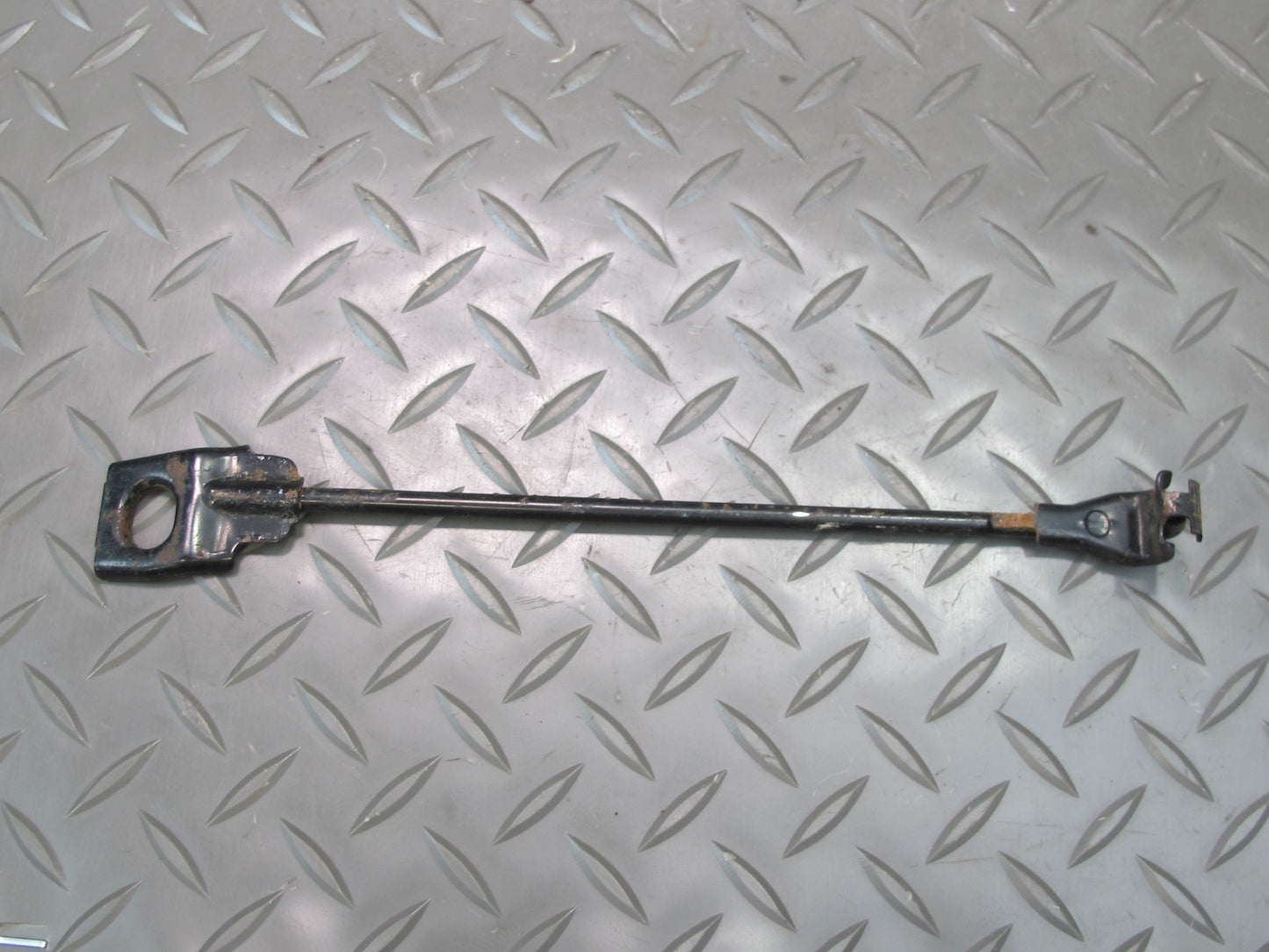 08-14 Lexus USE20L Is-f Battery Cover Tray Support Mount Set 74433-53050 OEM