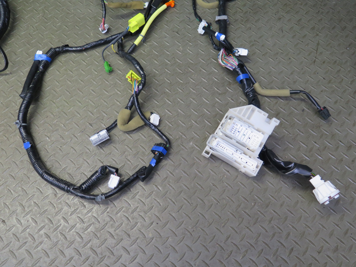 04-05 Nissan Z33 350Z Convertible Room Lamp Wire Wiring Harness 24060-CD060 OEM