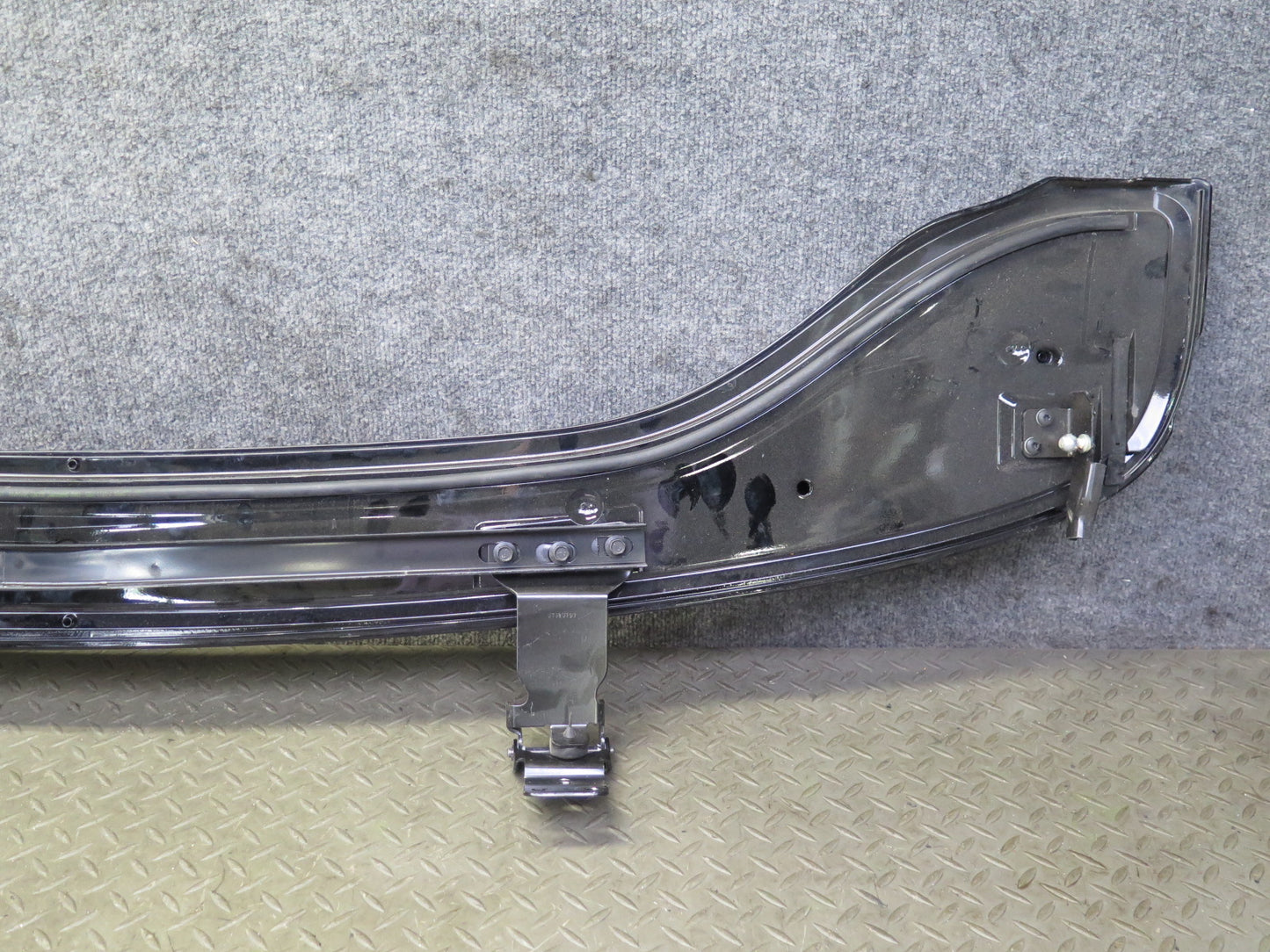 03-06 Chevrolet SSR Rear Lid Extension Panel Black OEM