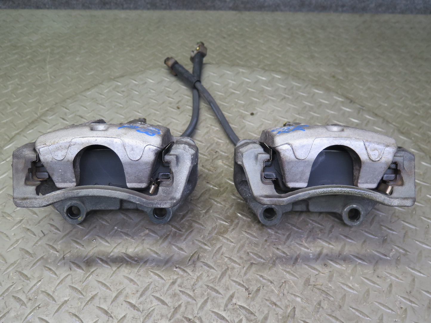 03-06 Chevrolet SSR Set of 2 Rear Left & Right Brake Caliper OEM