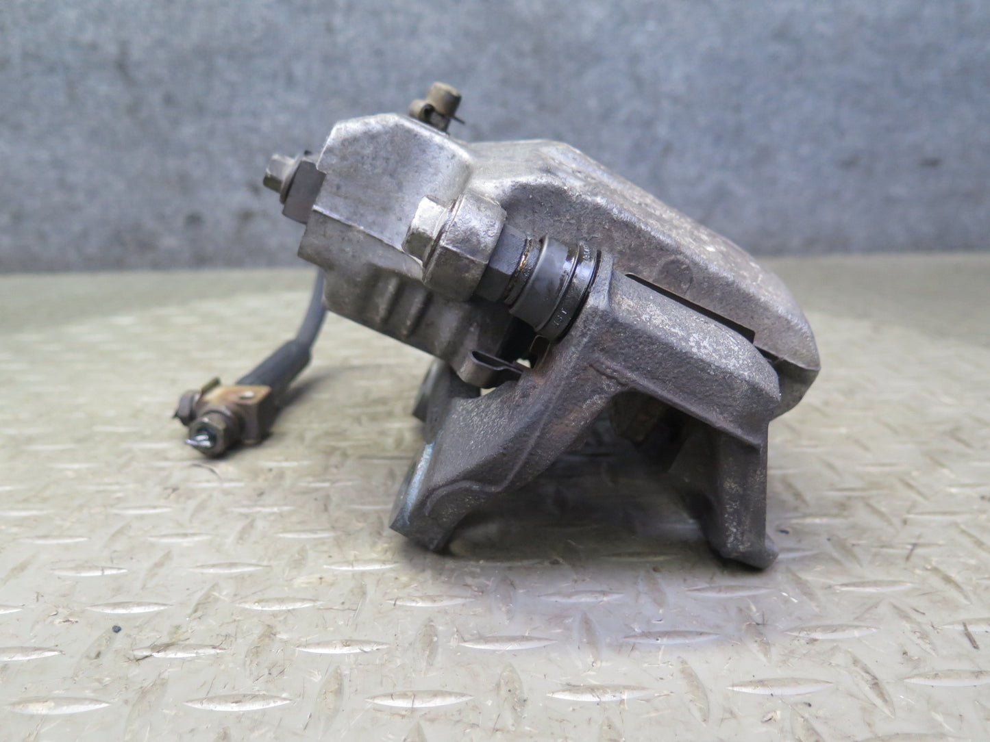 03-06 Chevrolet SSR Set of 2 Rear Left & Right Brake Caliper OEM