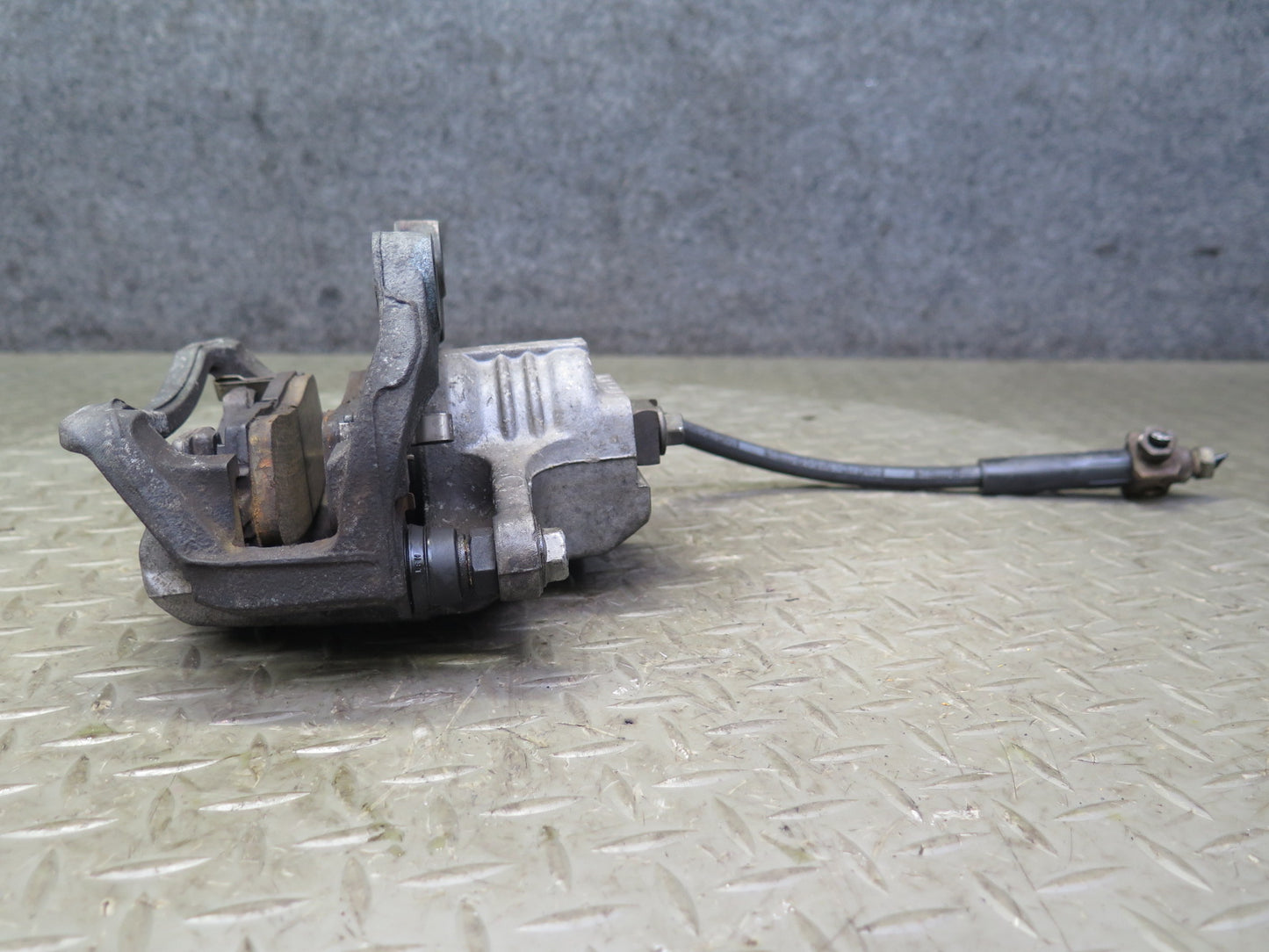 03-06 Chevrolet SSR Set of 2 Rear Left & Right Brake Caliper OEM