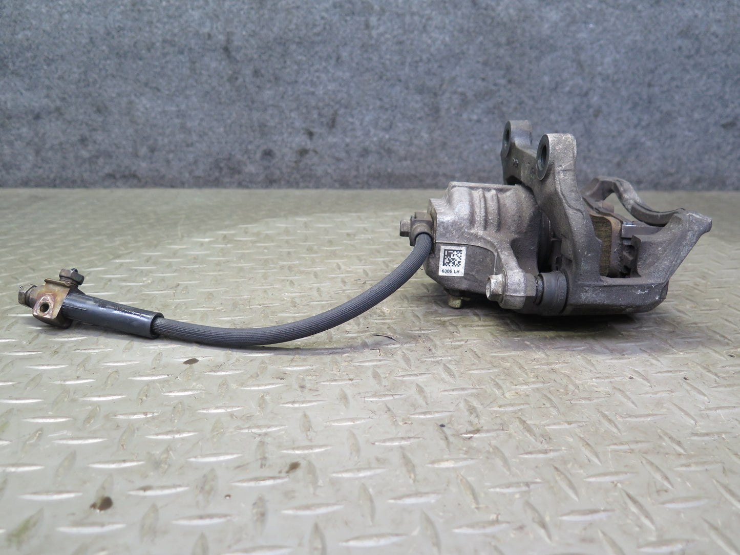 03-06 Chevrolet SSR Set of 2 Rear Left & Right Brake Caliper OEM