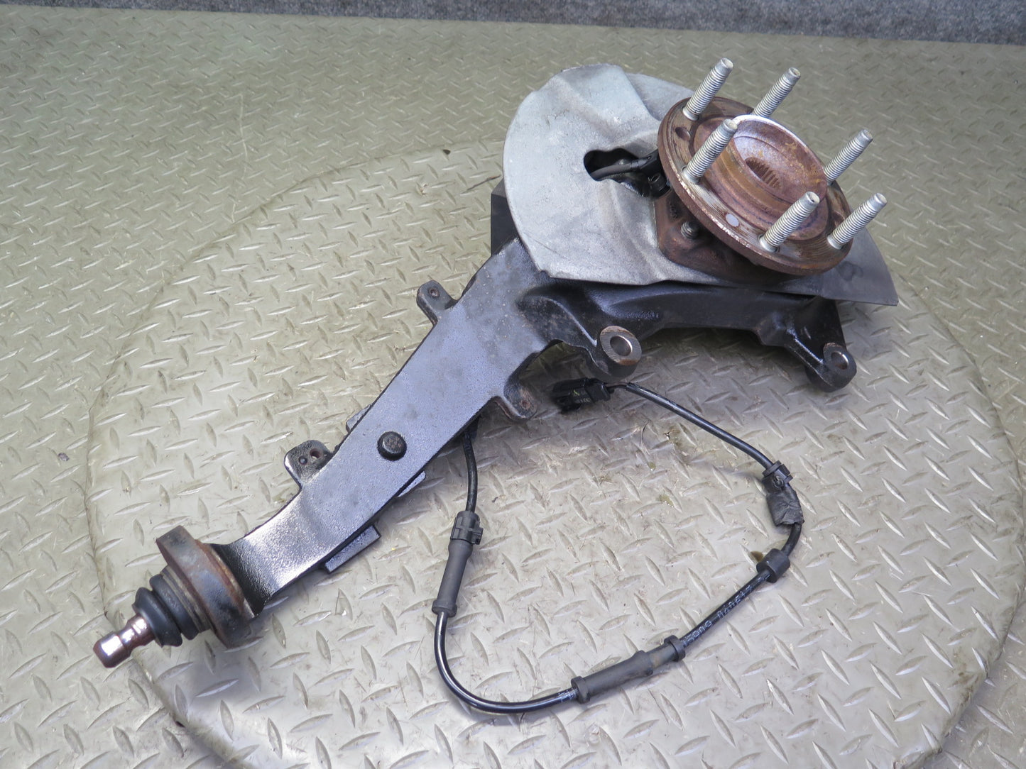 03-06 Chevrolet SSR Front Left Spindle Knuckle Wheel Hub Bearing OEM