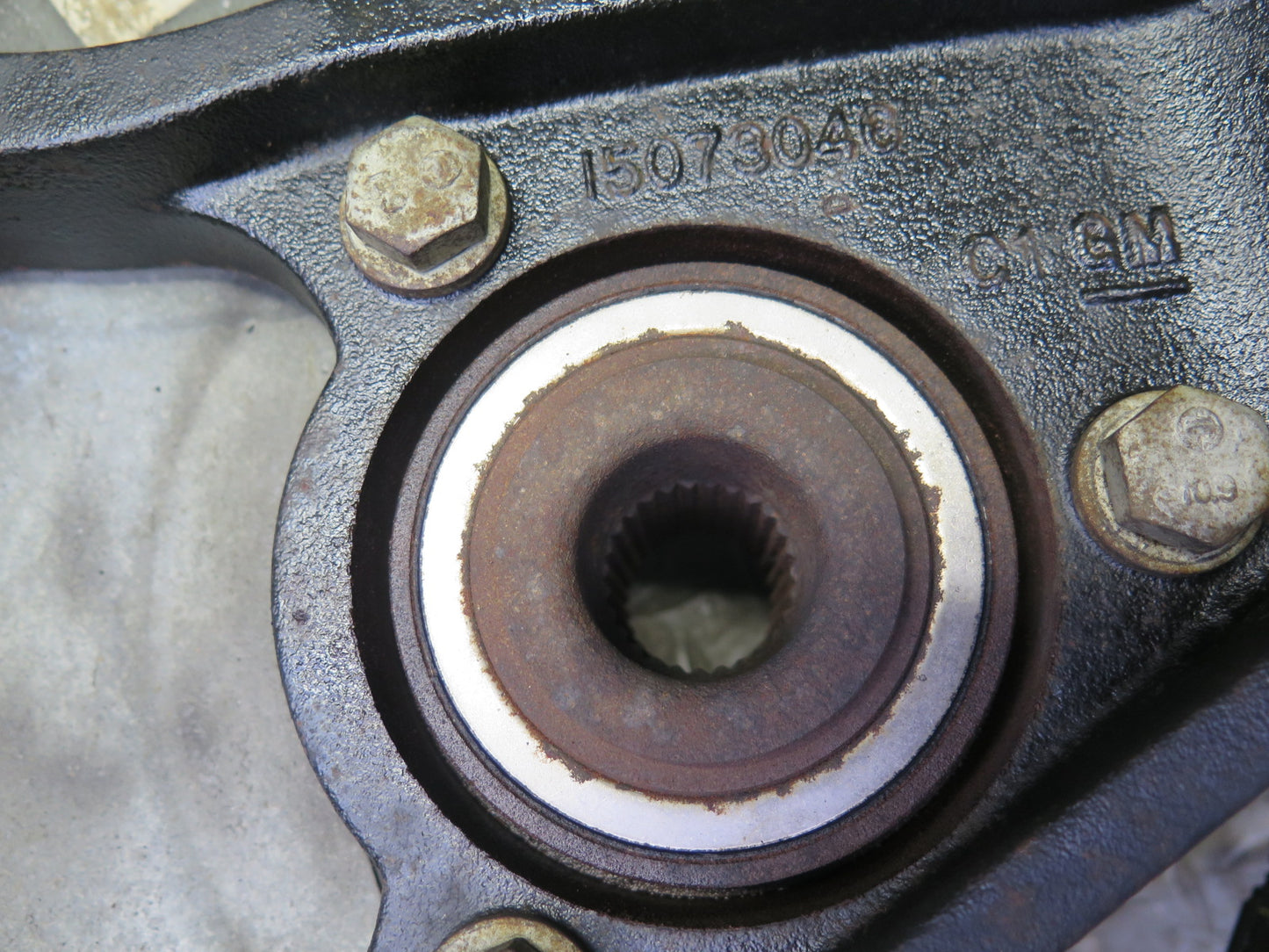 03-06 Chevrolet SSR Front Left Spindle Knuckle Wheel Hub Bearing OEM