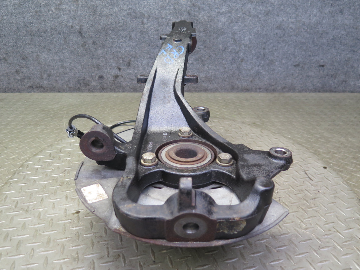 03-06 Chevrolet SSR Front Left Spindle Knuckle Wheel Hub Bearing OEM