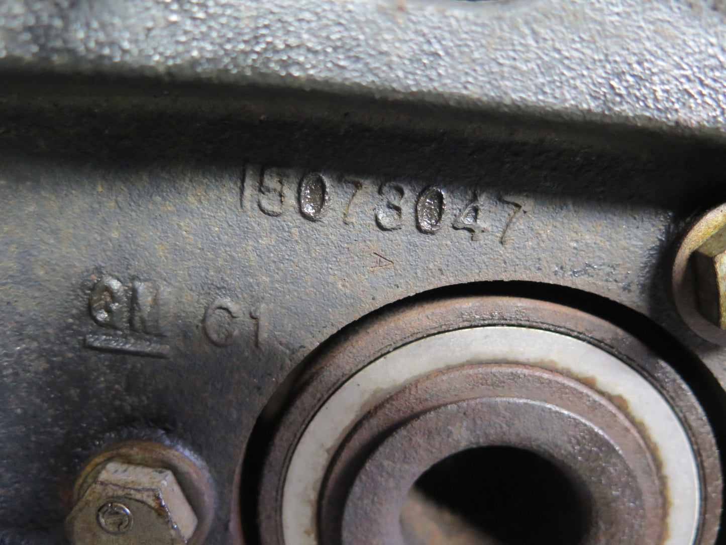 03-06 Chevrolet SSR Front Right Spindle Knuckle Wheel Hub Bearing OEM