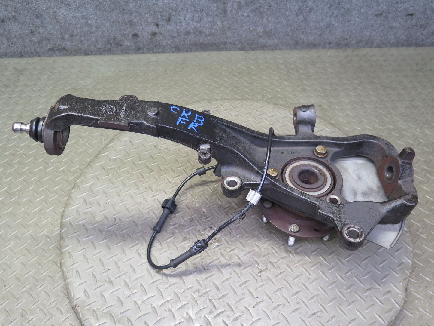 03-06 Chevrolet SSR Front Right Spindle Knuckle Wheel Hub Bearing OEM