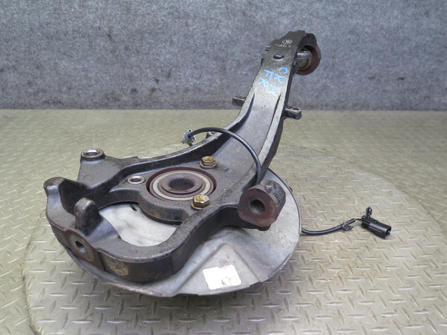 03-06 Chevrolet SSR Front Right Spindle Knuckle Wheel Hub Bearing OEM