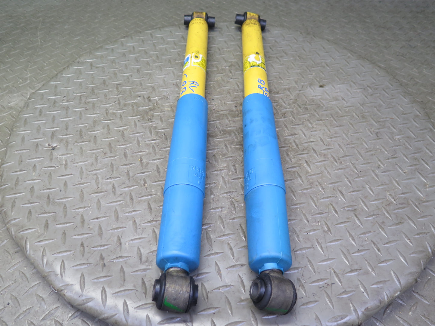03-06 Chevrolet SSR A/T Set of 2 Rear Left & Right Strut Shock Absorber Bilstein