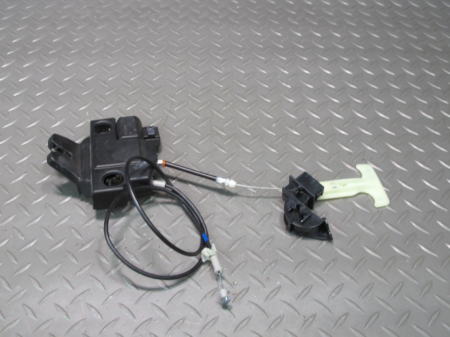 08-14 Lexus USE20L Is-f Trunk Lock Latch Actuator w Cable Release Handle Set OEM