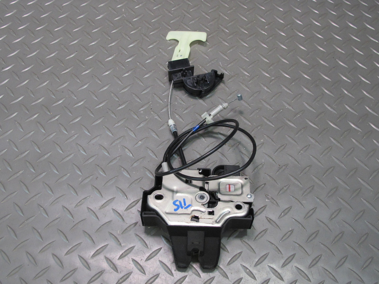 08-14 Lexus USE20L Is-f Trunk Lock Latch Actuator w Cable Release Handle Set OEM