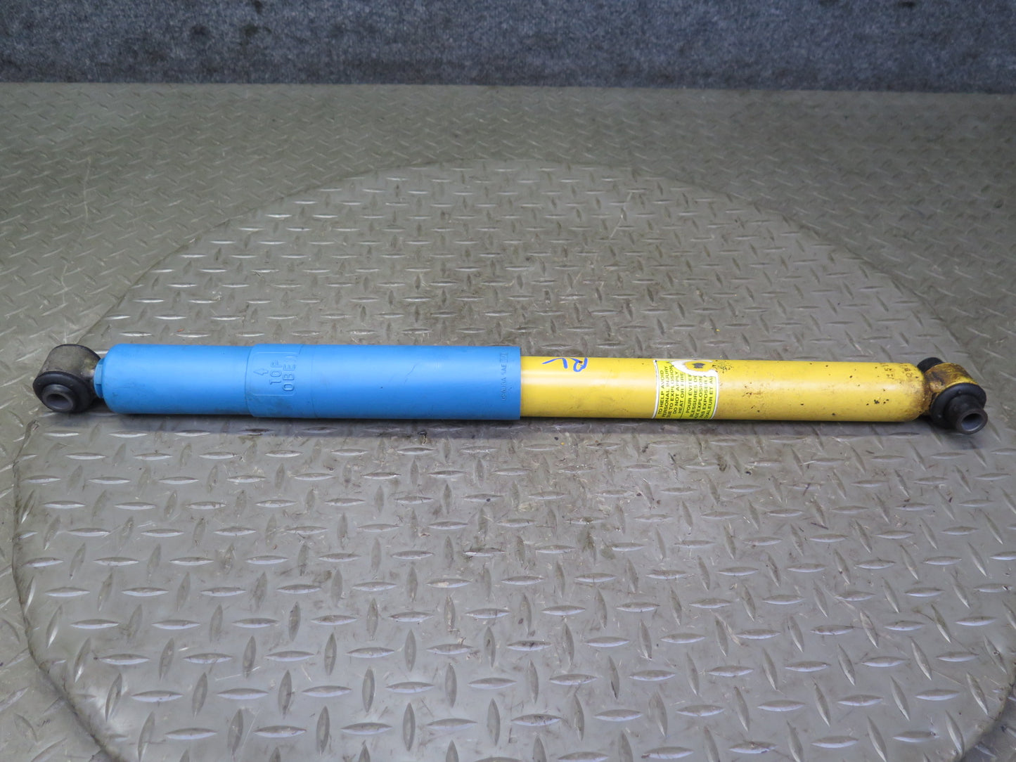 03-06 Chevrolet SSR A/T Set of 2 Rear Left & Right Strut Shock Absorber Bilstein