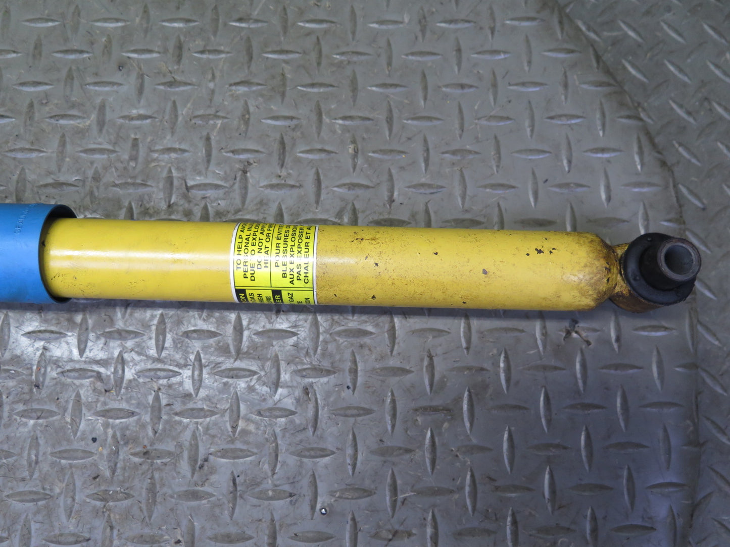 03-06 Chevrolet SSR A/T Set of 2 Rear Left & Right Strut Shock Absorber Bilstein