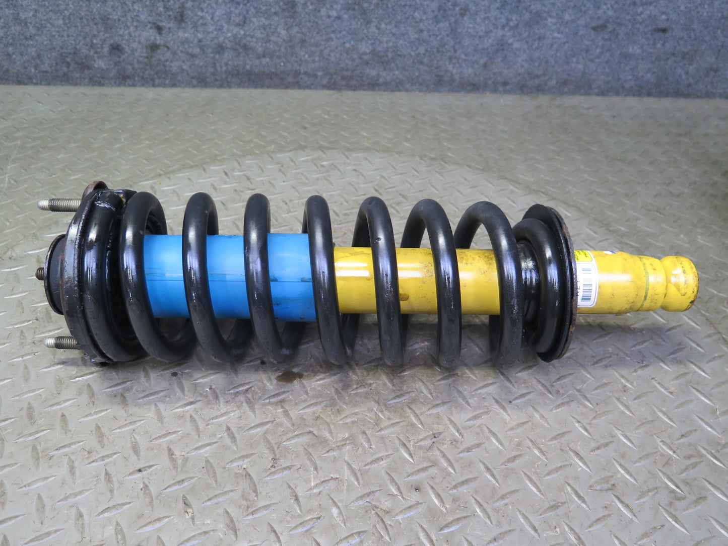 03-06 Chevrolet SSR Front Left & Right Strut Shock Absorber Set Bilstein OEM