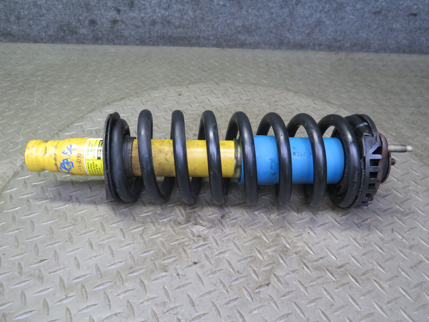 03-06 Chevrolet SSR Front Left & Right Strut Shock Absorber Set Bilstein OEM