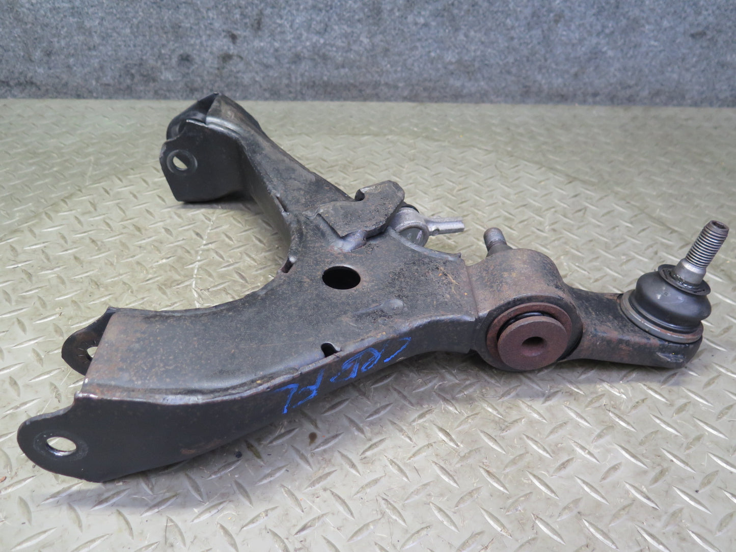 03-06 Chevrolet SSR Set of 2 Front Left Suspension Yoke & Lower Control Arm OEM