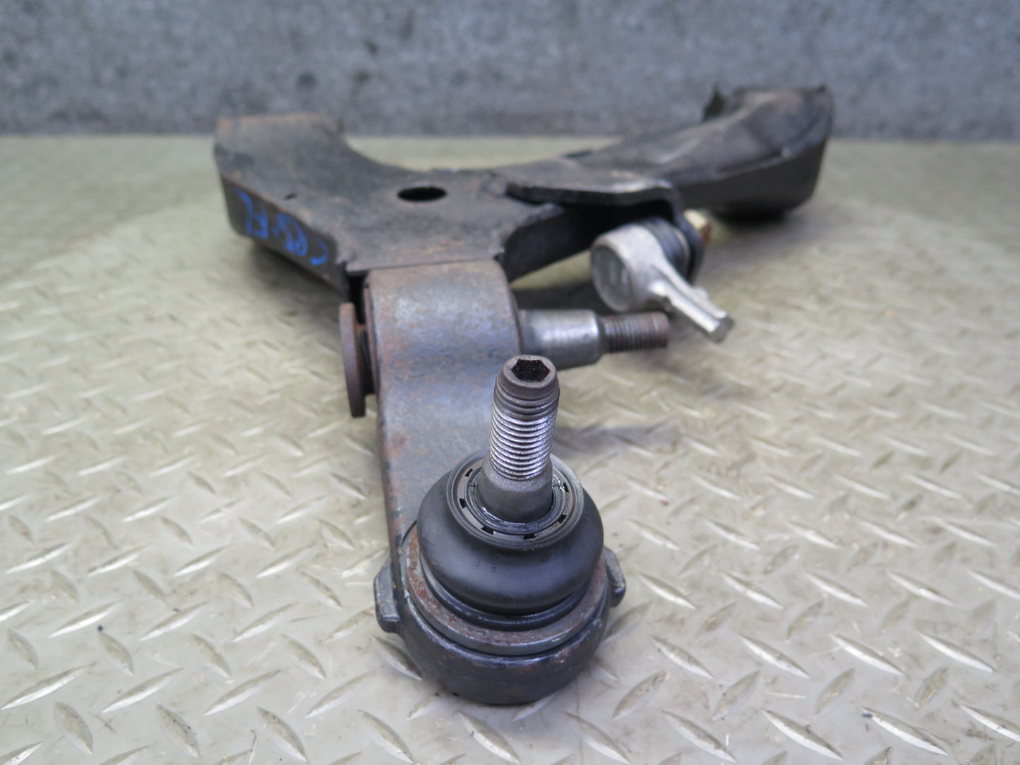 03-06 Chevrolet SSR Set of 2 Front Left Suspension Yoke & Lower Control Arm OEM