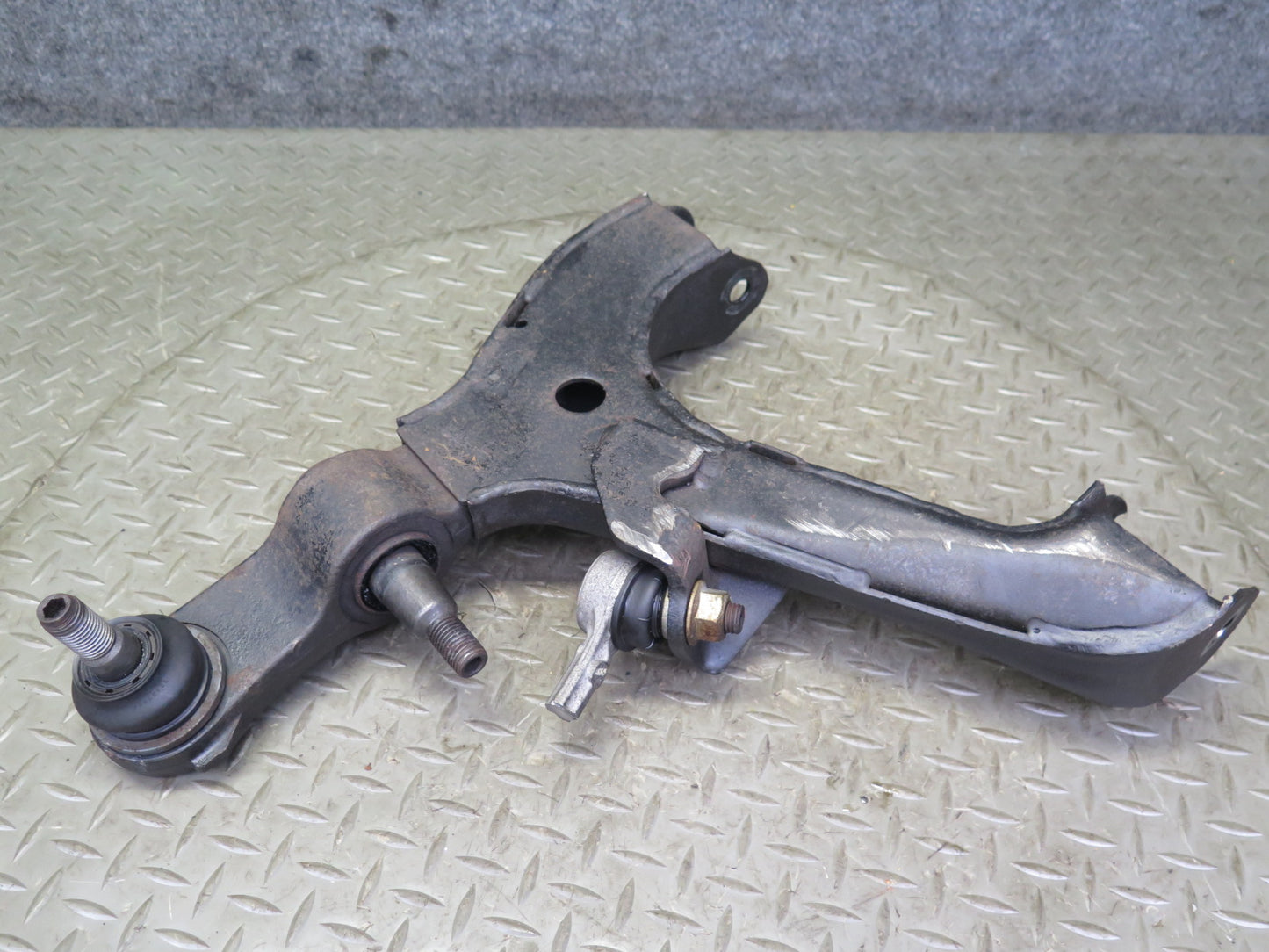 03-06 Chevrolet SSR Set of 2 Front Left Suspension Yoke & Lower Control Arm OEM