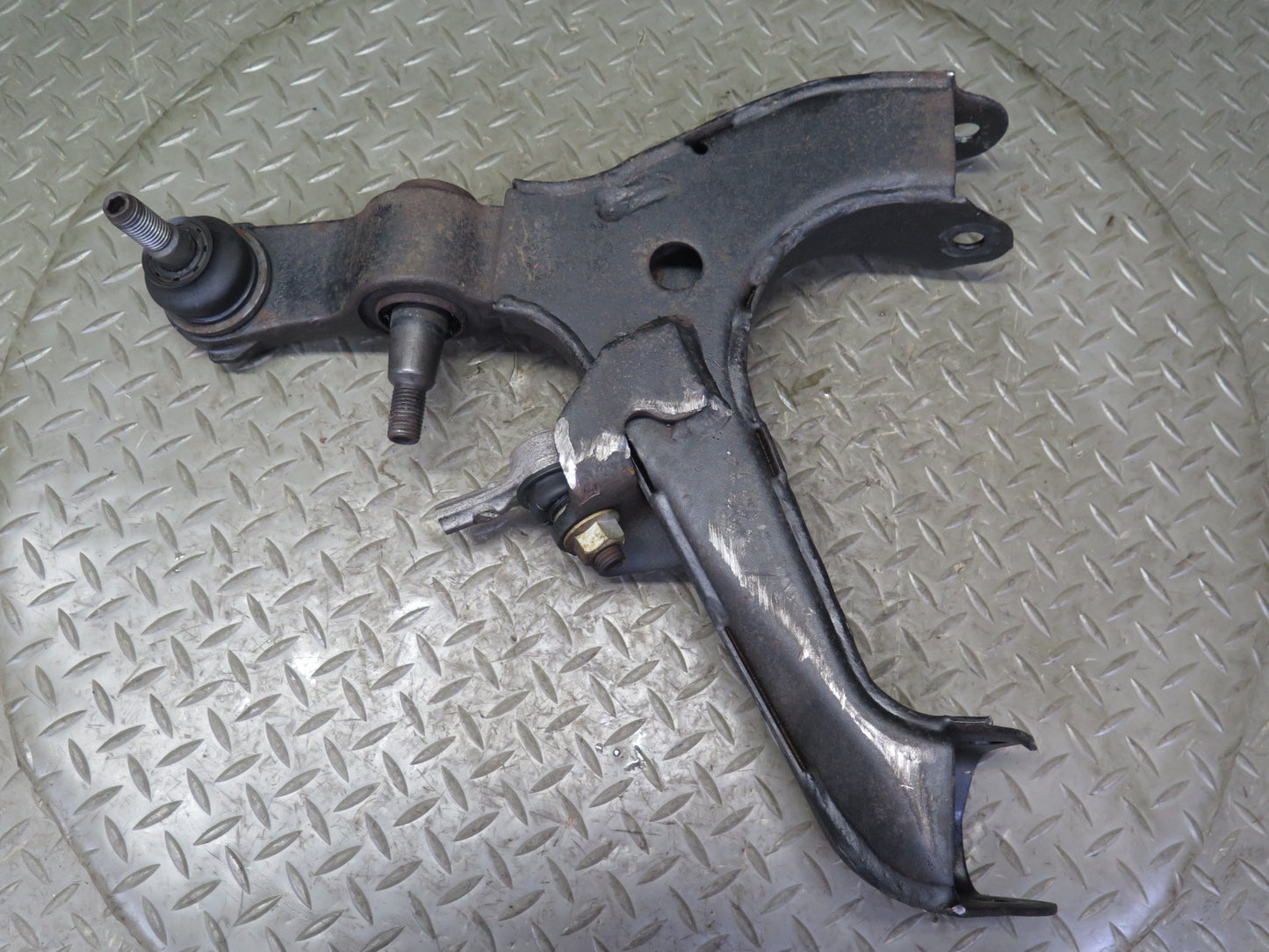 03-06 Chevrolet SSR Set of 2 Front Left Suspension Yoke & Lower Control Arm OEM