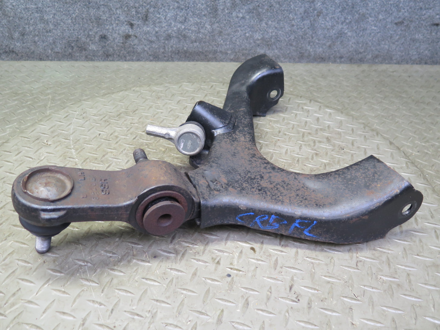 03-06 Chevrolet SSR Set of 2 Front Left Suspension Yoke & Lower Control Arm OEM