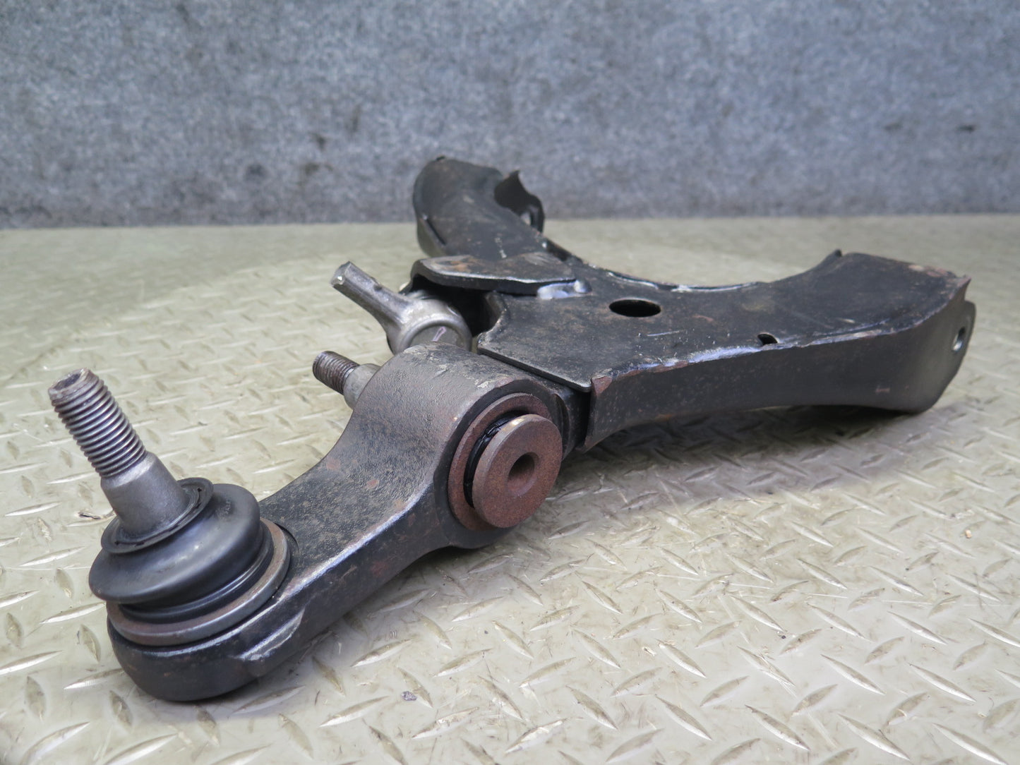 03-06 Chevrolet SSR Set of 2 Front Right Suspension Yoke & Lower Control Arm OEM