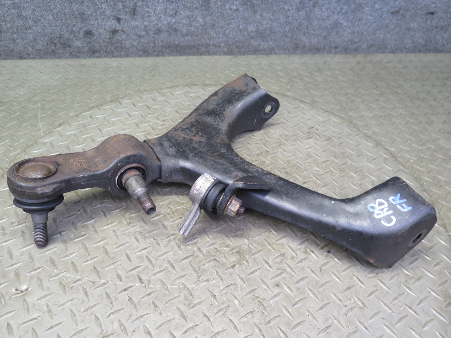 03-06 Chevrolet SSR Set of 2 Front Right Suspension Yoke & Lower Control Arm OEM