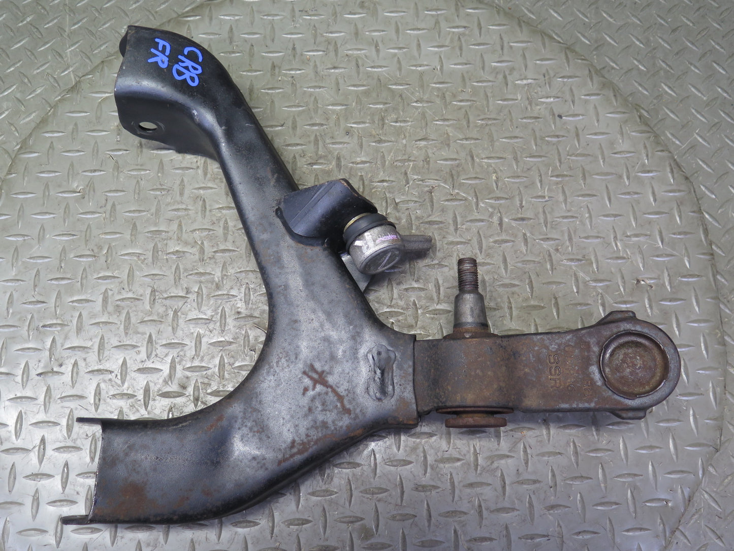 03-06 Chevrolet SSR Set of 2 Front Right Suspension Yoke & Lower Control Arm OEM