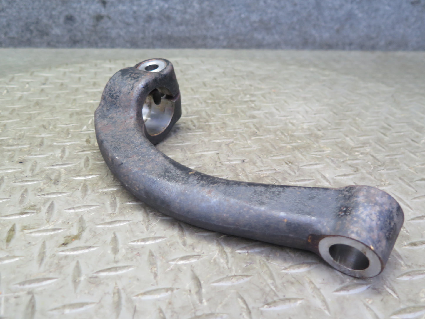 03-06 Chevrolet SSR Set of 2 Front Right Suspension Yoke & Lower Control Arm OEM