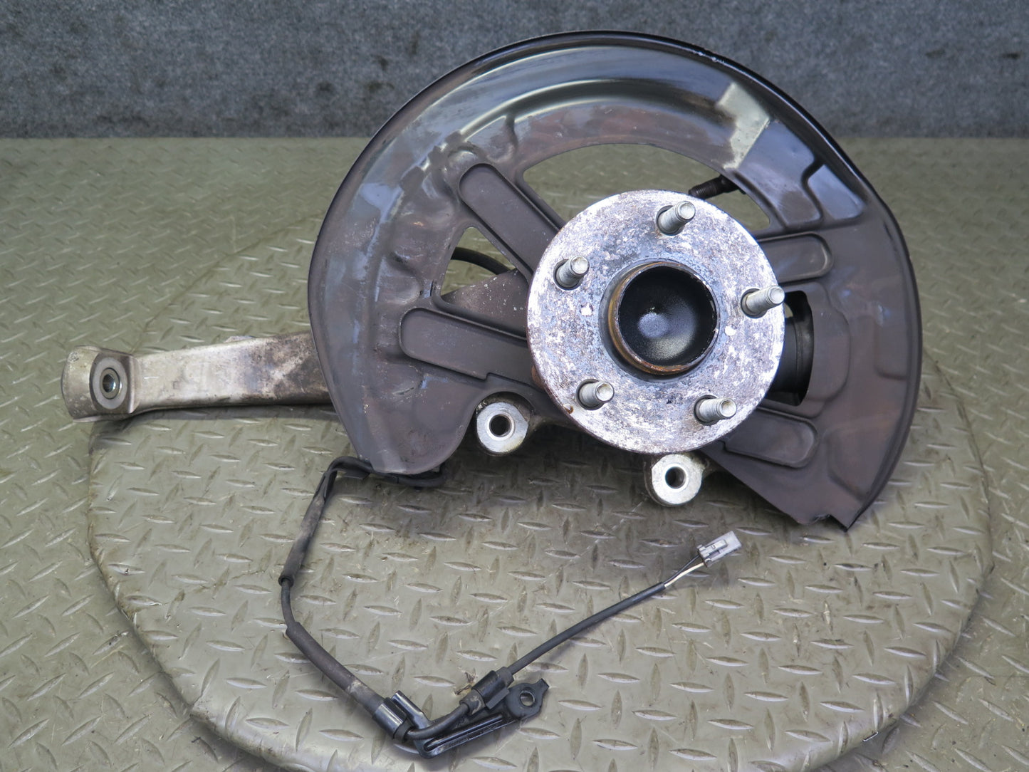 08-14 Lexus USE20L Is-f RWD Front Right Spindle Knuckle Wheel Hub Bearing OEM