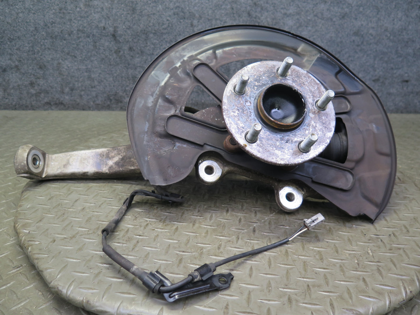 08-14 Lexus USE20L Is-f RWD Front Right Spindle Knuckle Wheel Hub Bearing OEM