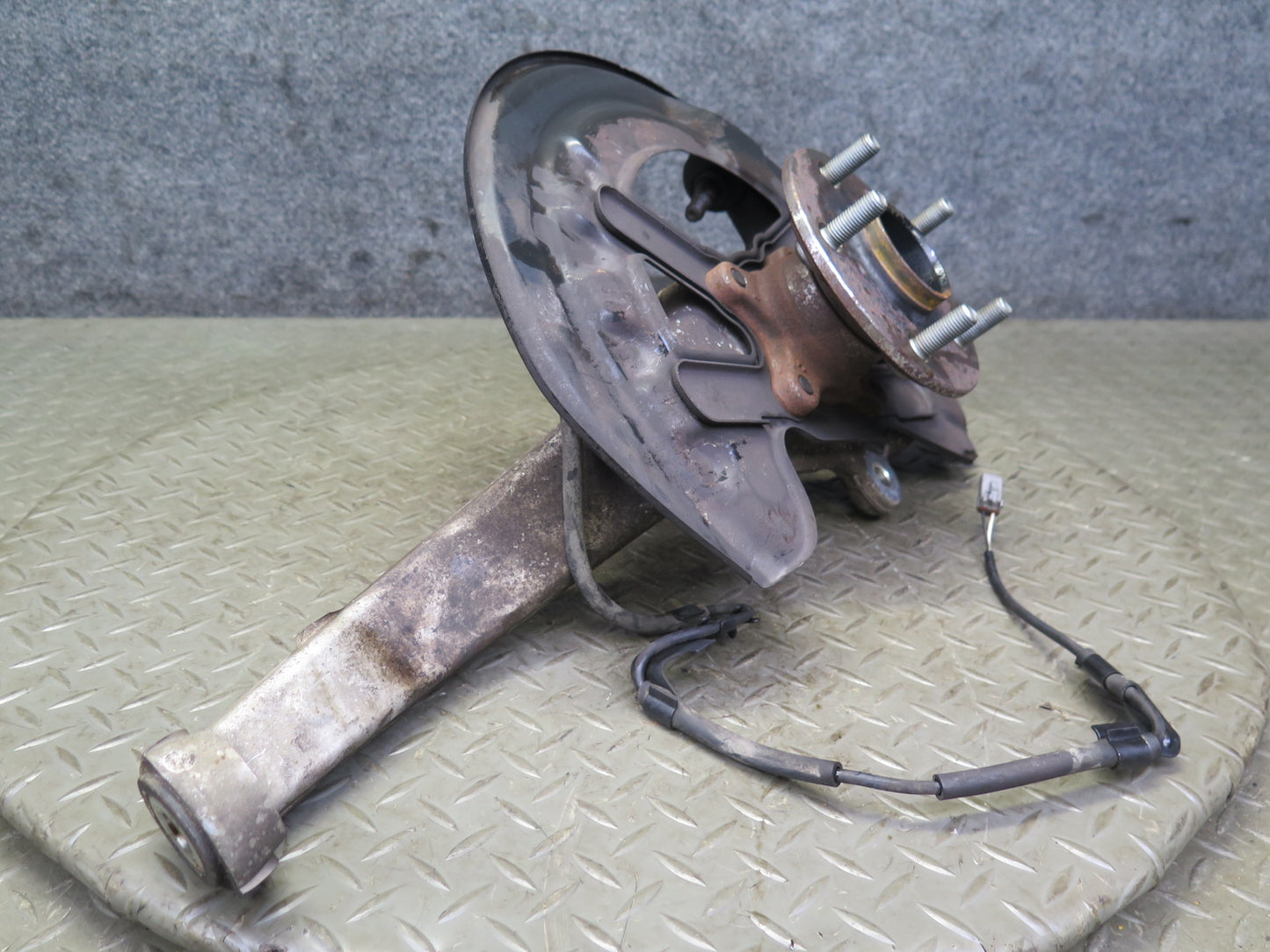 08-14 Lexus USE20L Is-f RWD Front Right Spindle Knuckle Wheel Hub Bearing OEM