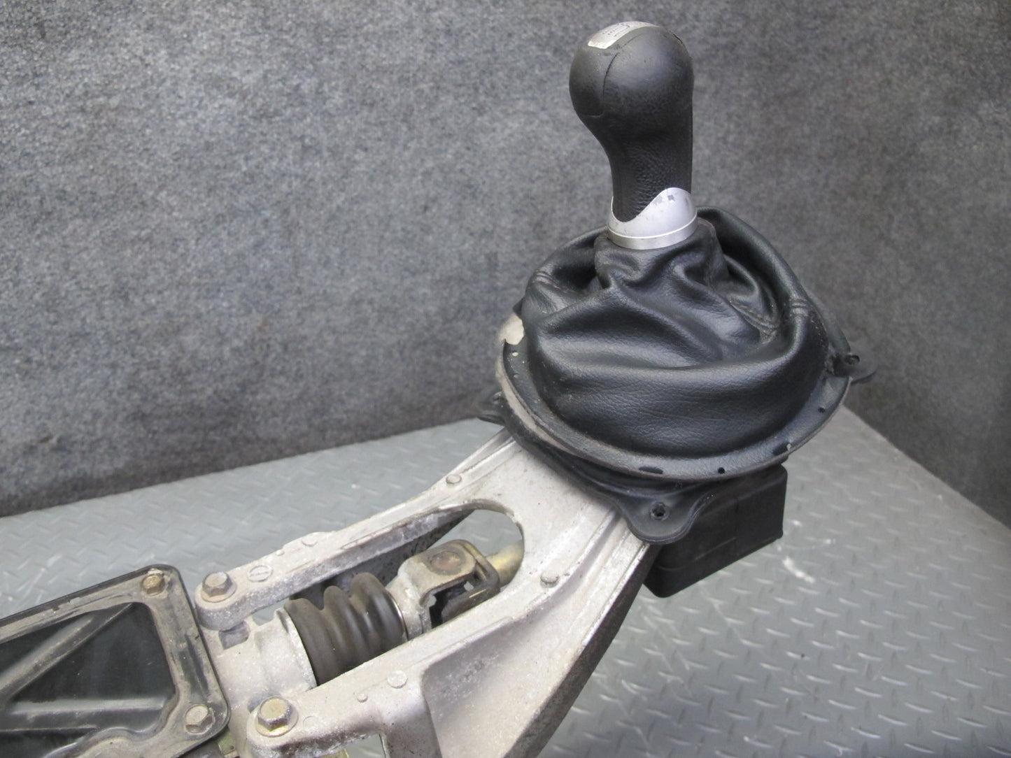 2004 Nissan Z33 350Z FS6R31A M/T Manual Transmission w Gear Shifter 68k Miles