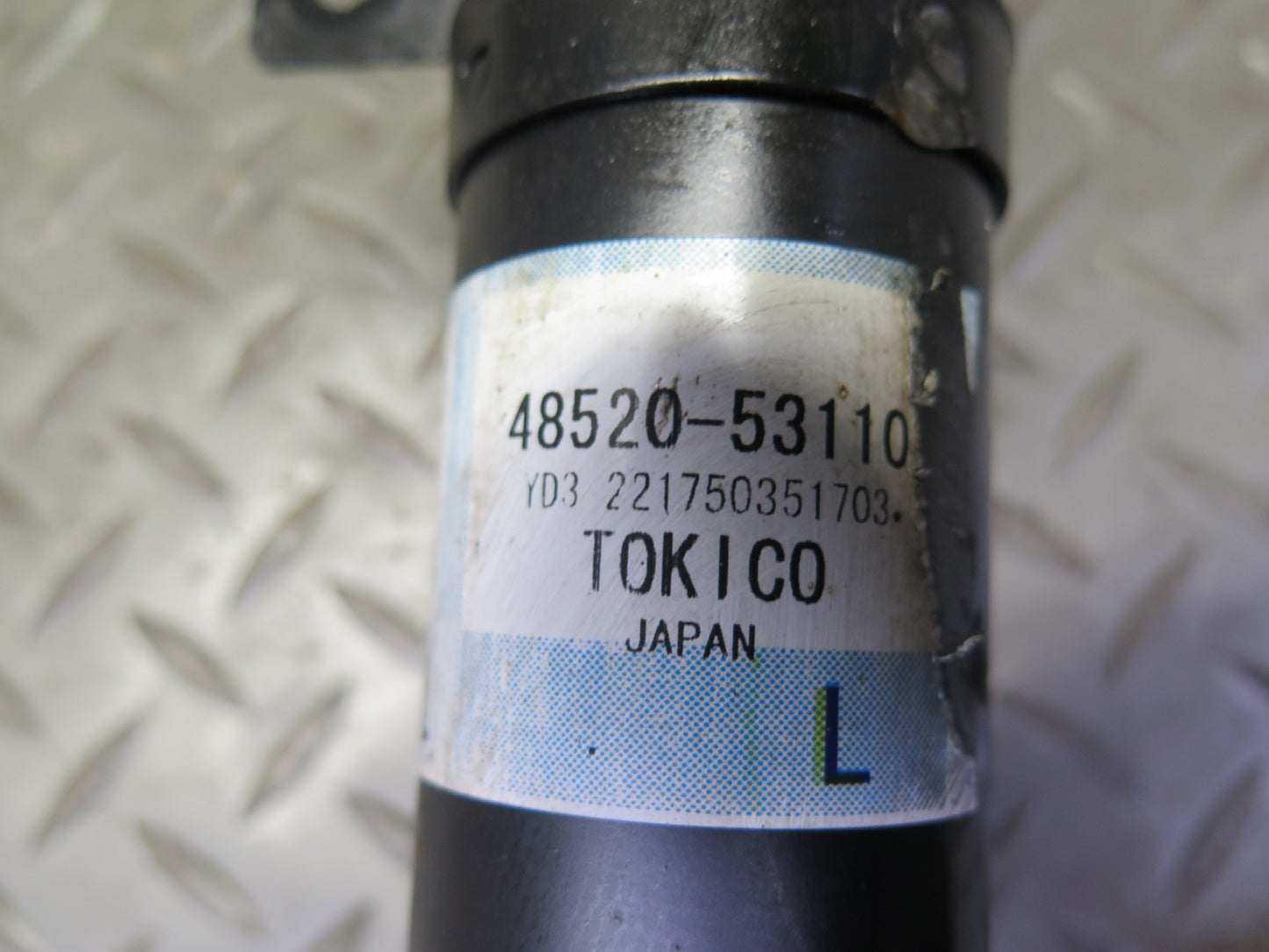 08-10 Lexus USE20L Is-f RWD Set of 2 Front Right & Left Strut Shock Absorber OEM