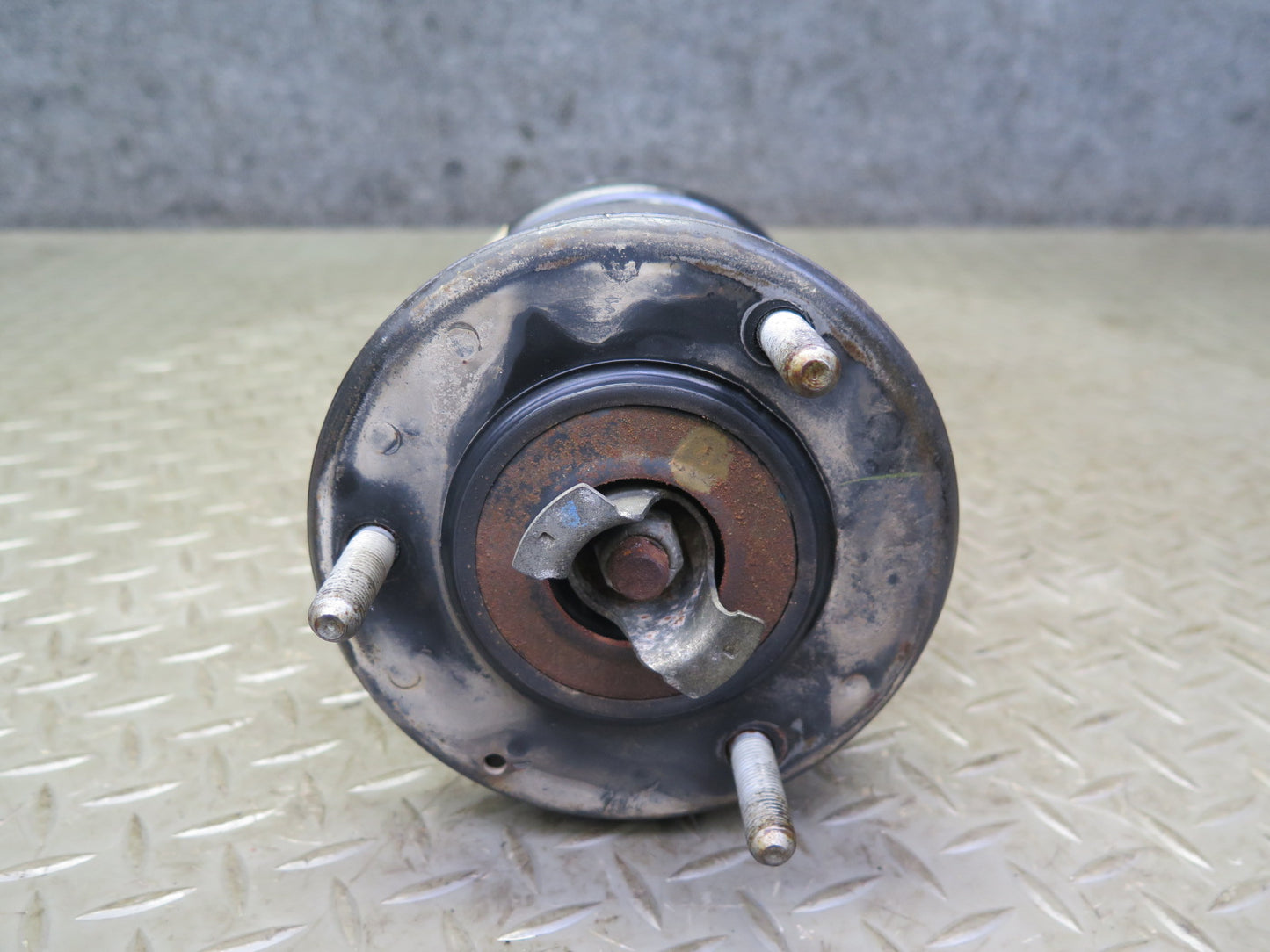 08-10 Lexus USE20L Is-f RWD Set of 2 Front Right & Left Strut Shock Absorber OEM