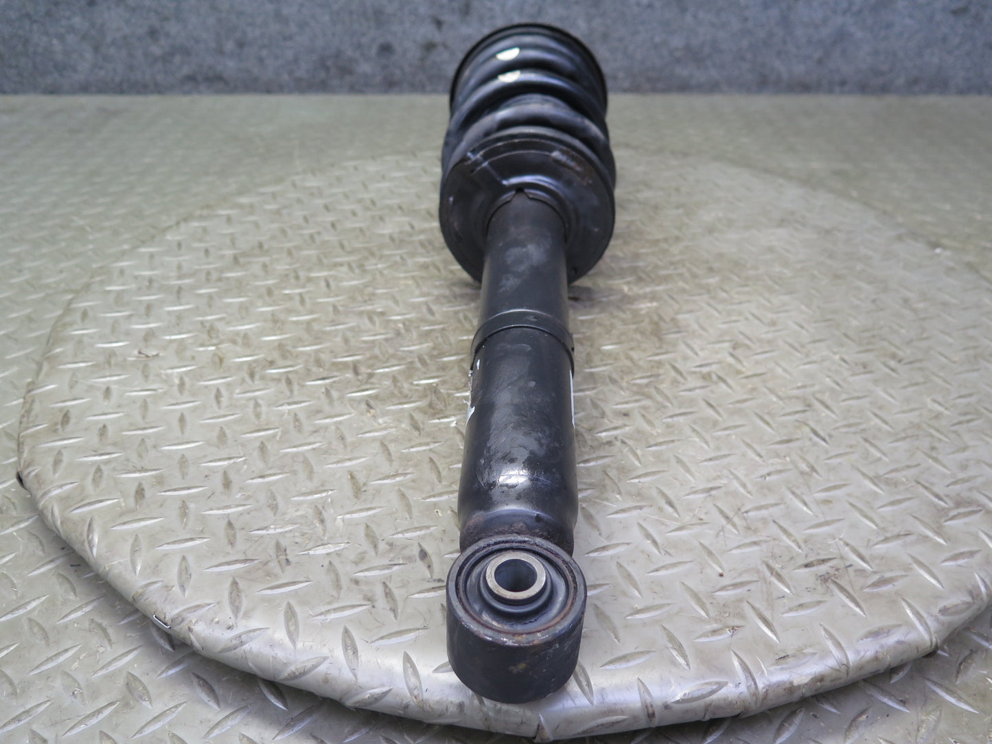 08-10 Lexus USE20L Is-f RWD Set of 2 Front Right & Left Strut Shock Absorber OEM