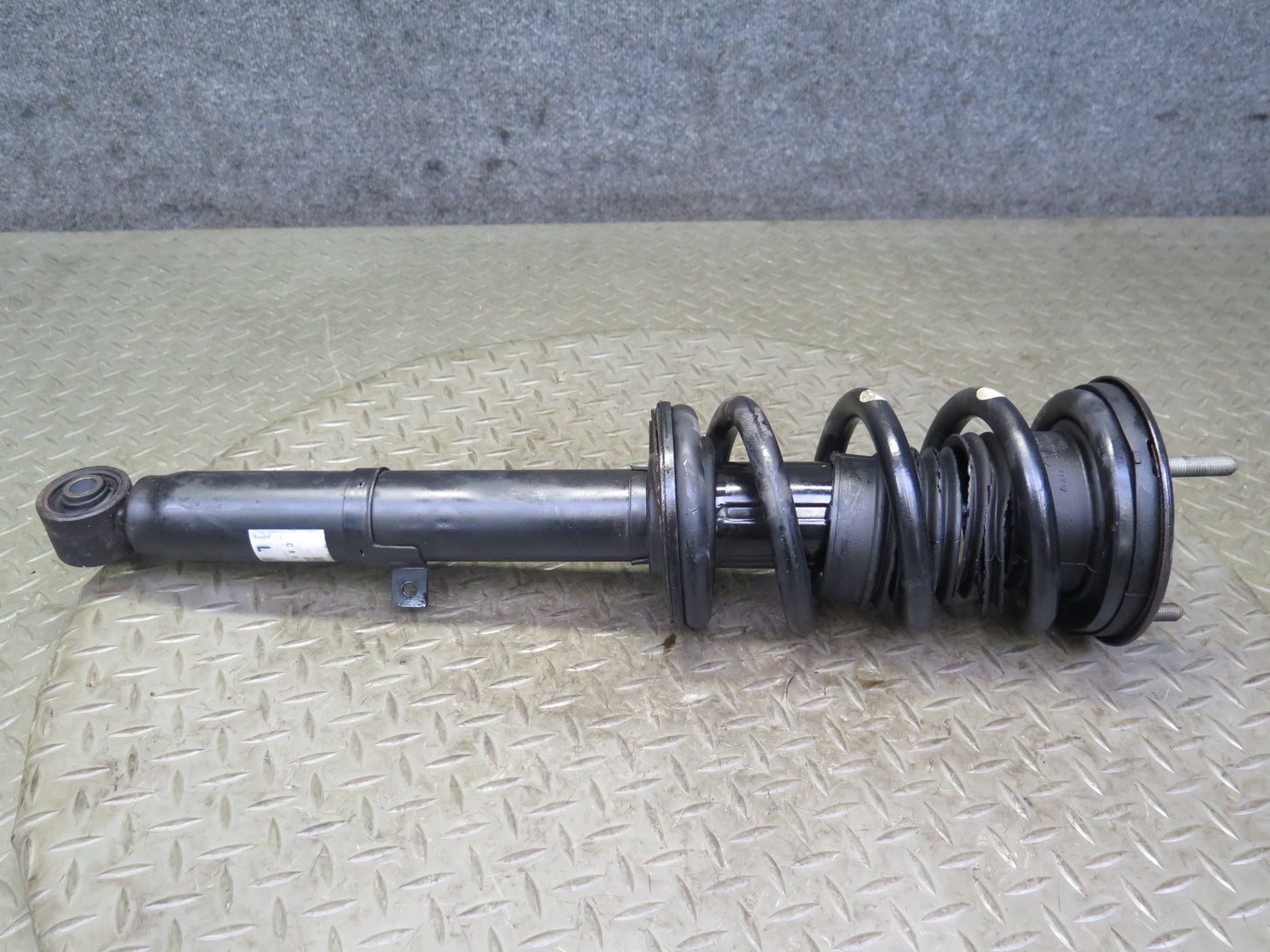 08-10 Lexus USE20L Is-f RWD Set of 2 Front Right & Left Strut Shock Absorber OEM