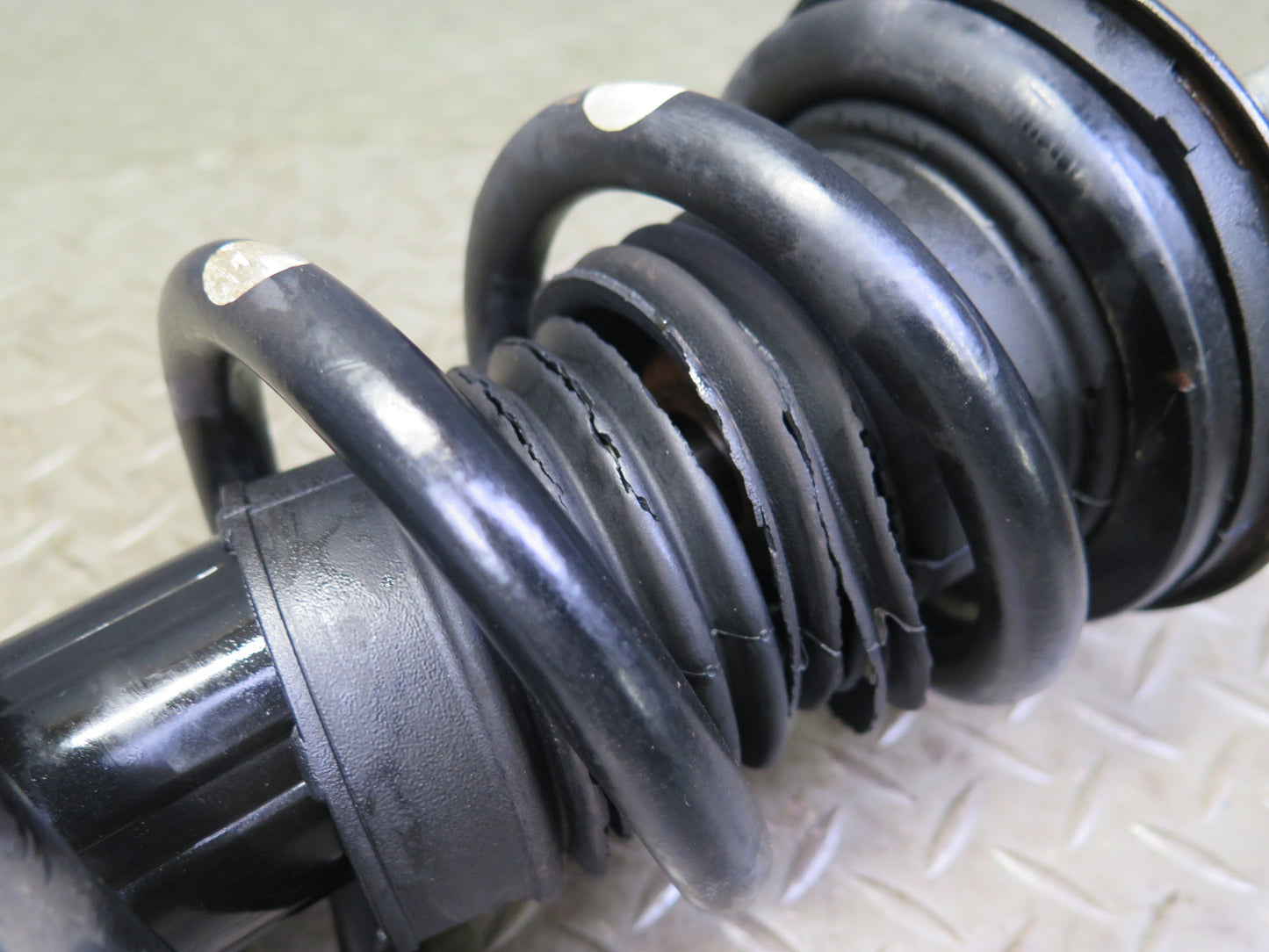 08-10 Lexus USE20L Is-f RWD Set of 2 Front Right & Left Strut Shock Absorber OEM