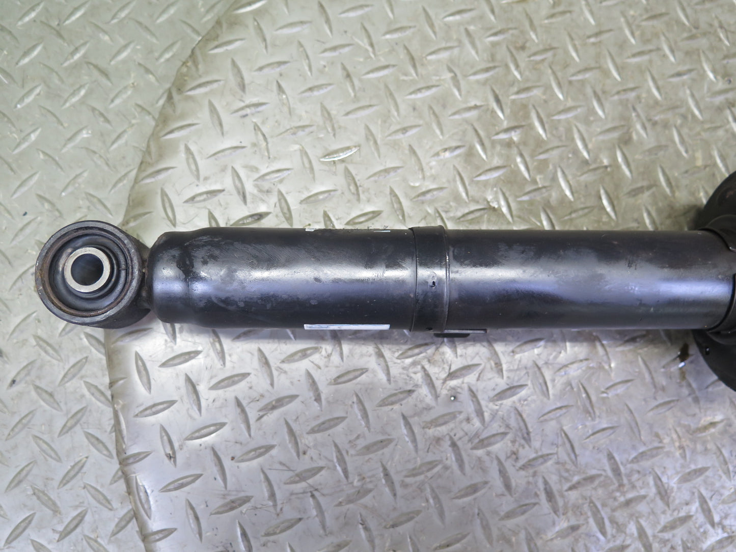 08-10 Lexus USE20L Is-f RWD Set of 2 Front Right & Left Strut Shock Absorber OEM