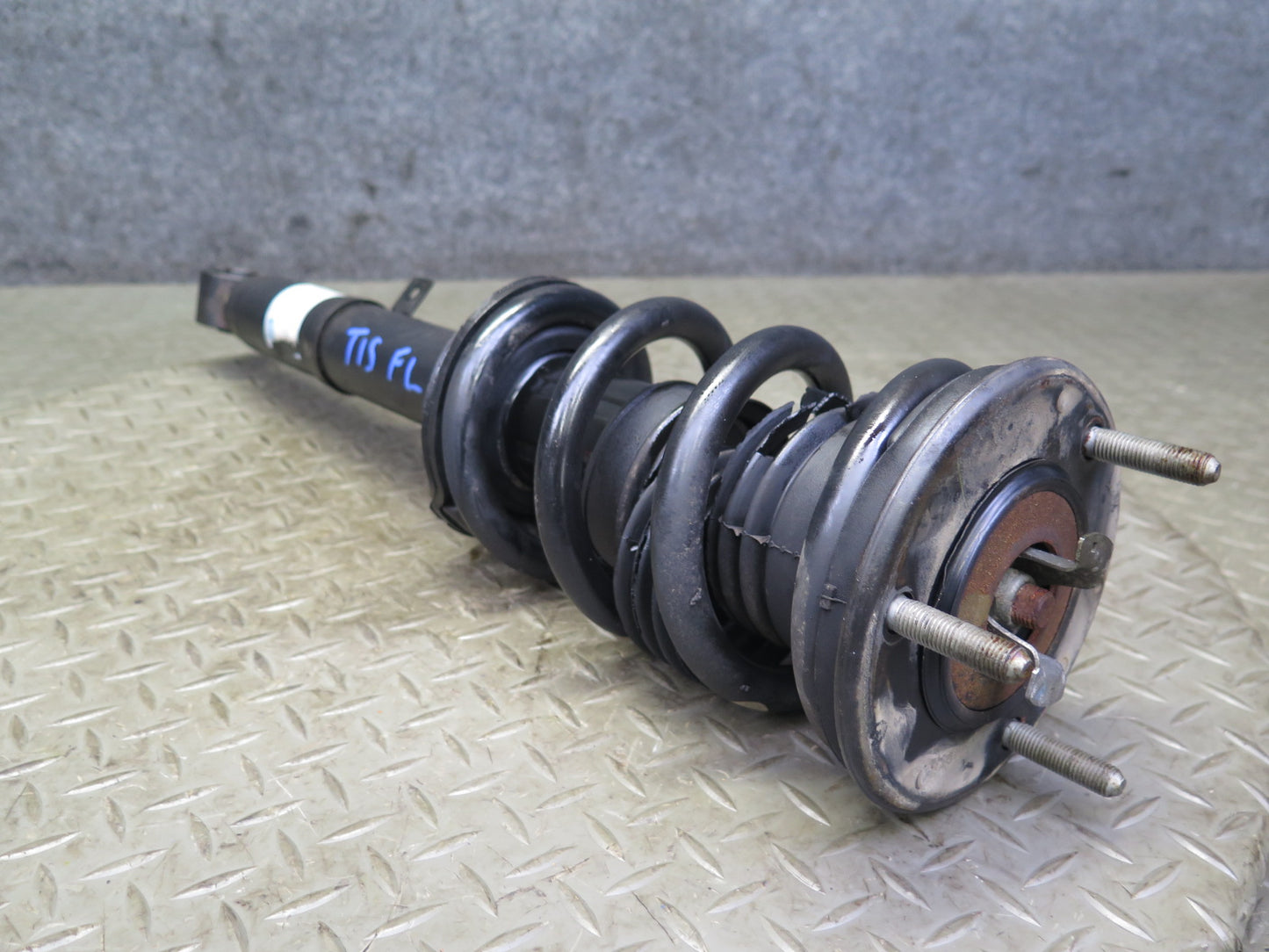 08-10 Lexus USE20L Is-f RWD Set of 2 Front Right & Left Strut Shock Absorber OEM