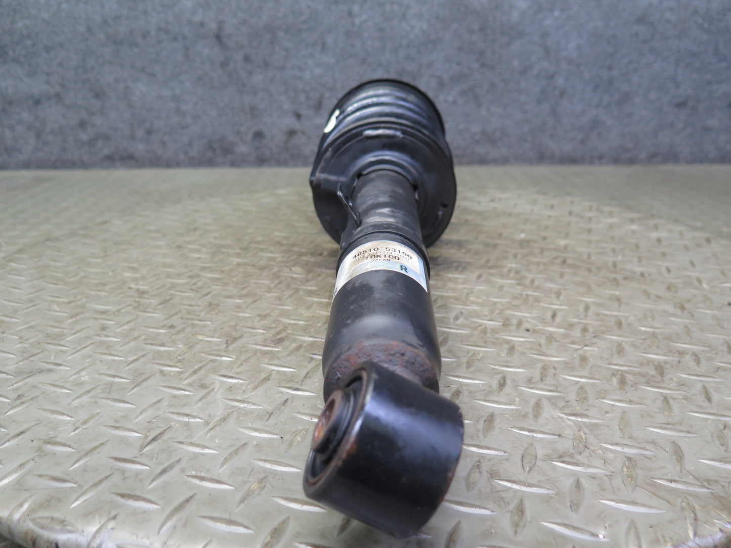 08-10 Lexus USE20L Is-f RWD Set of 2 Front Right & Left Strut Shock Absorber OEM