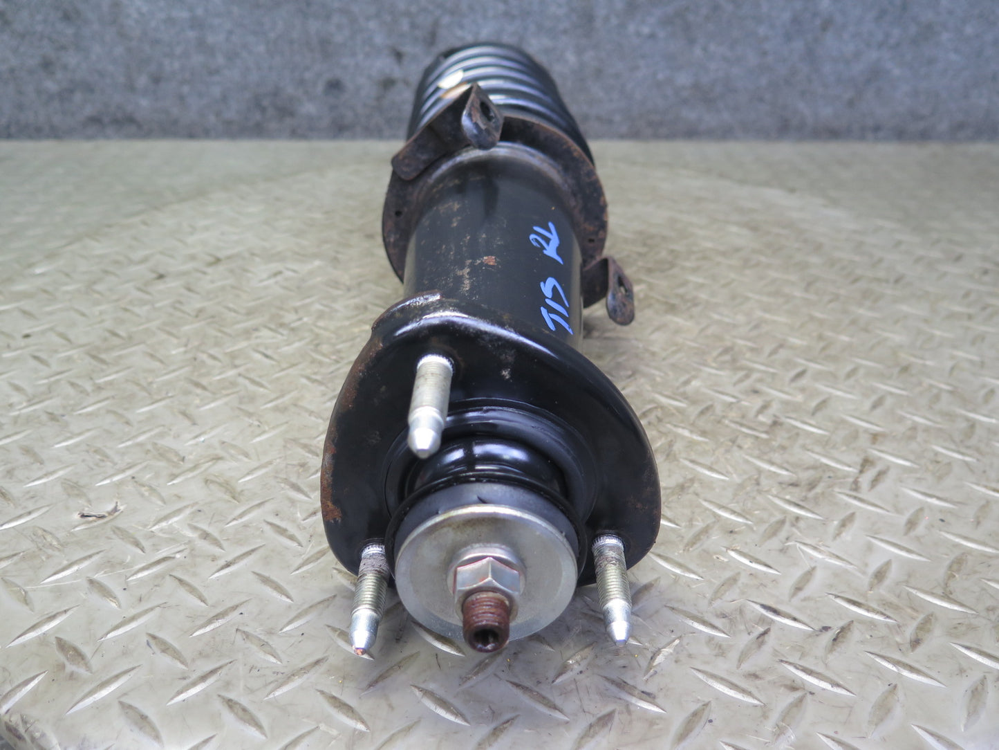 08-10 Lexus USE20L Is-f RWD Set of 2 Rear Left & Right Strut Shock Absorber OEM