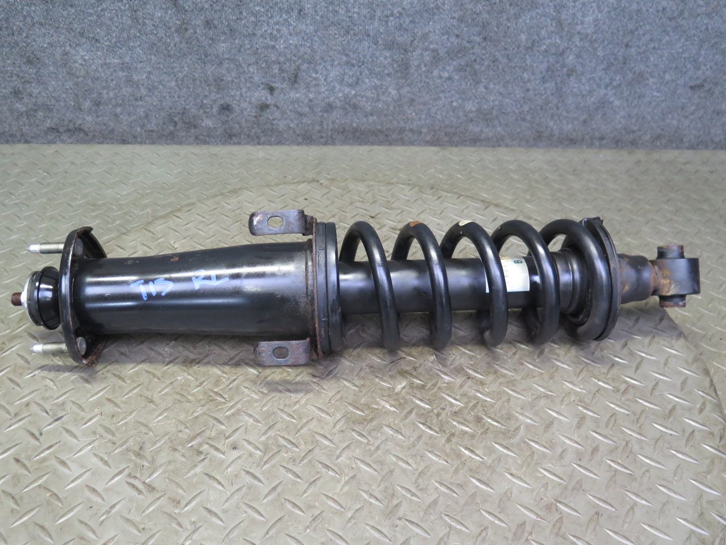 08-10 Lexus USE20L Is-f RWD Set of 2 Rear Left & Right Strut Shock Absorber OEM