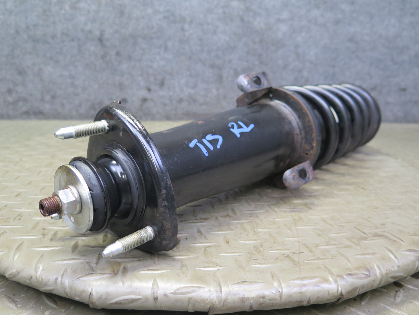 08-10 Lexus USE20L Is-f RWD Set of 2 Rear Left & Right Strut Shock Absorber OEM