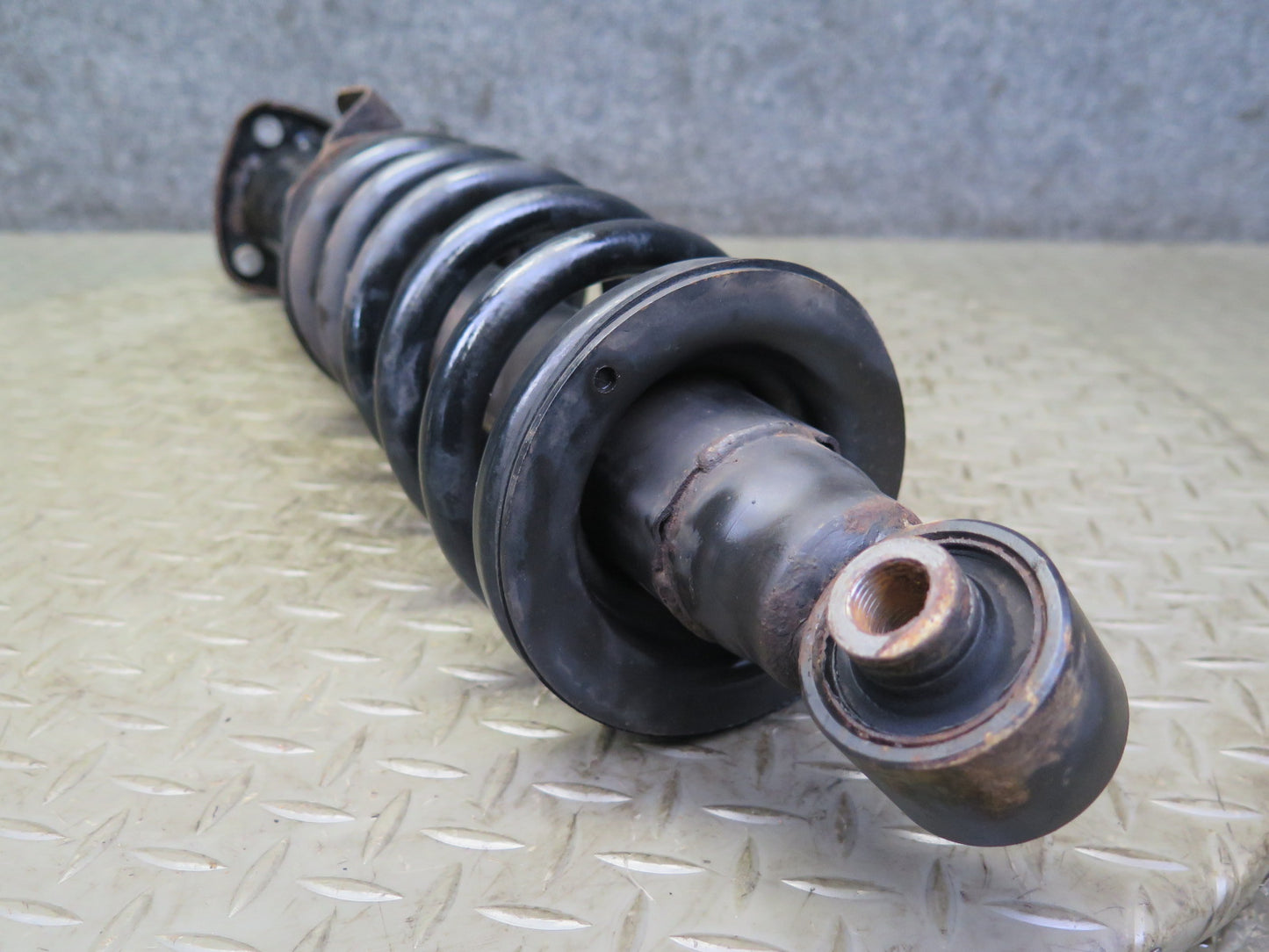 08-10 Lexus USE20L Is-f RWD Set of 2 Rear Left & Right Strut Shock Absorber OEM