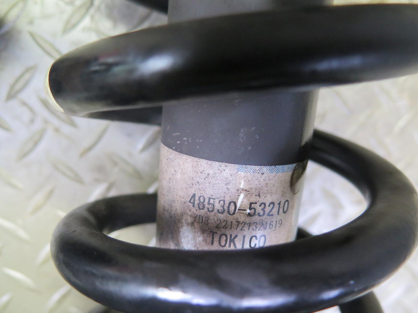 08-10 Lexus USE20L Is-f RWD Set of 2 Rear Left & Right Strut Shock Absorber OEM