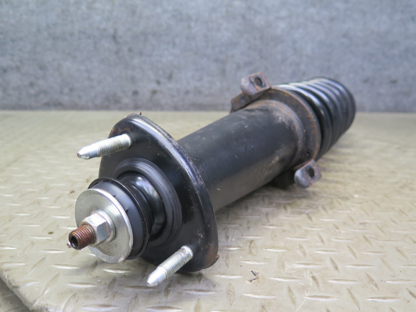 08-10 Lexus USE20L Is-f RWD Set of 2 Rear Left & Right Strut Shock Absorber OEM