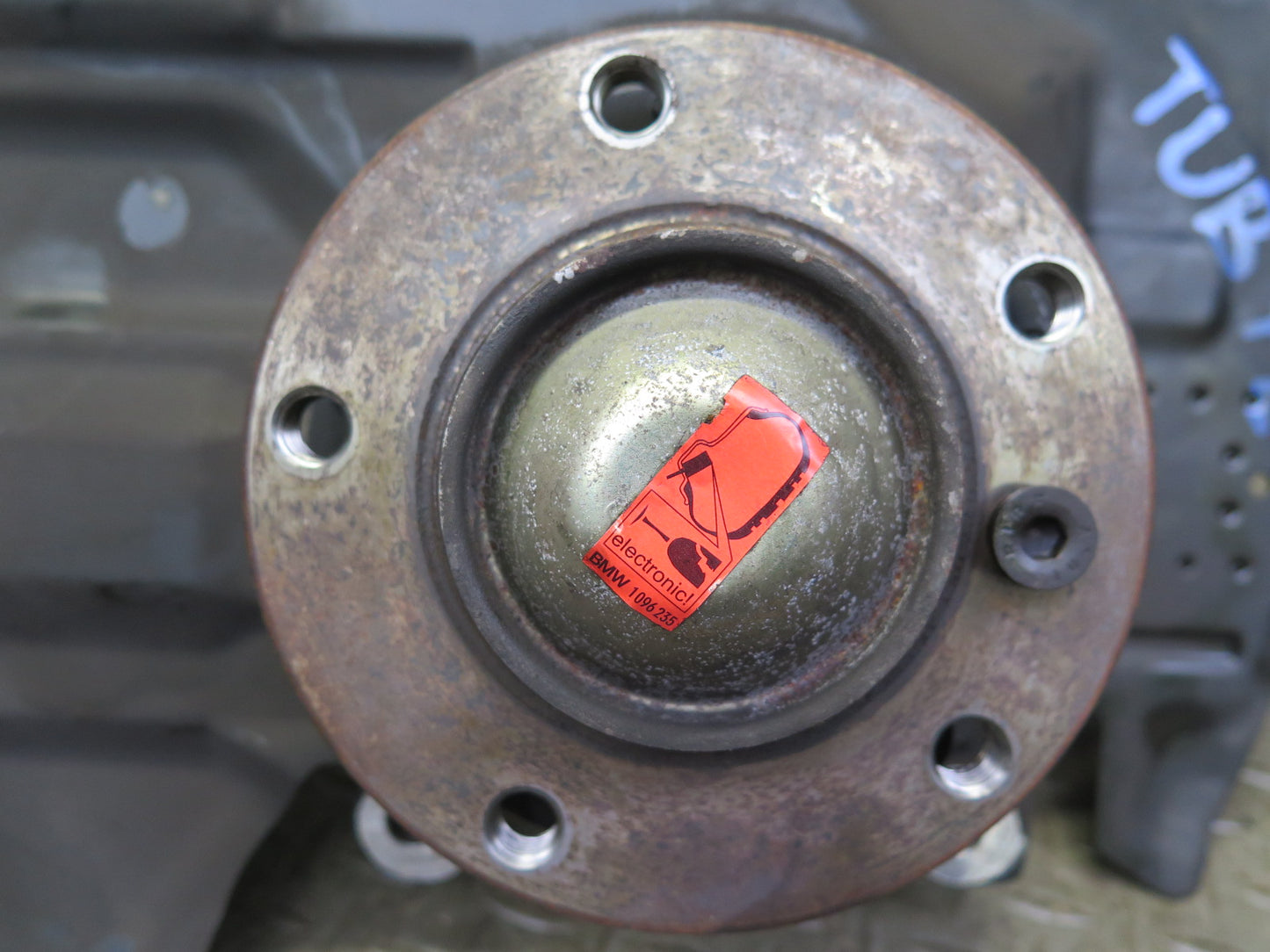 02-06 BMW E46 330i 330ci RWD Front Left Spindle Knuckle Wheel Hub Bearing OEM