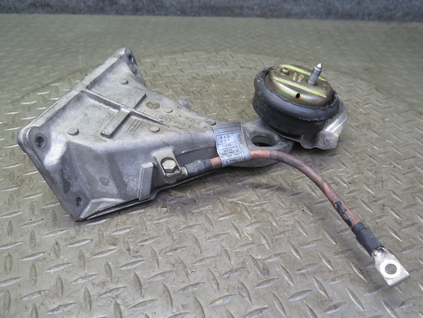 01-06 BMW E46 330Ci M54 Set of 2 Engine Left & Right Motor Mount Support OEM